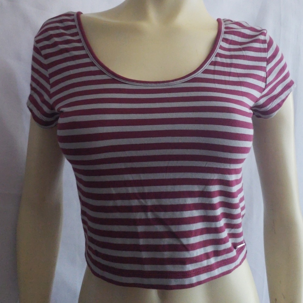 NEW GUESS CROP TOP SZ M